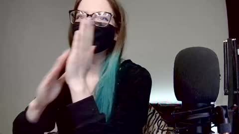 Snapshot of amber_candyfloss chatting on 02.05.25 Amber non-nude model online show from 02.05.25