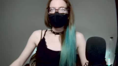 Snapshot of amber_candyfloss chatting on 03.06.25 Amber non-nude model online show from 03.06.25