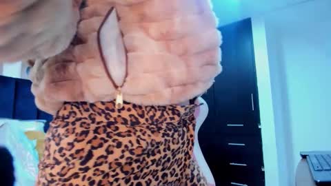 Snapshot of amber_rose23 chatting on 10.13.25 Michell online show from 10.13.25