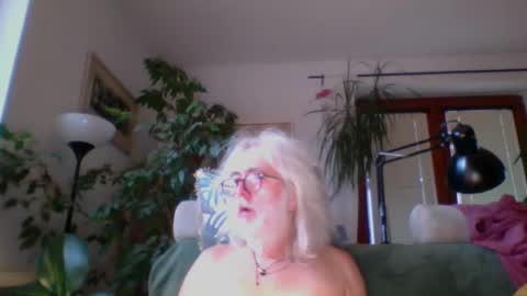 Snapshot of amberr11 chatting on 12.19.24 Amberr11 online show from 12.19.24