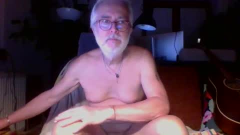 Snapshot of amberr11 chatting on 09.28.25 Amberr11 online show from 09.28.25