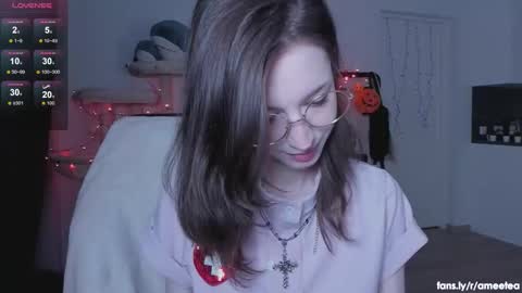 Snapshot of ameetea chatting on 11.03.25 amy online show from 11.03.25