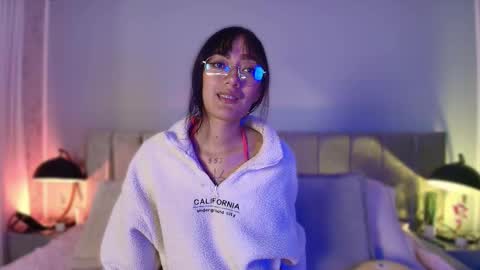 lia online show from 10.18.25
