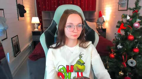 Snapshot of ameliamalina chatting on 12.15.24 Amelia online show from 12.15.24