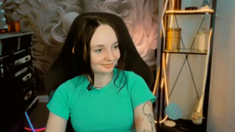 Snapshot of ameliamalina chatting on 02.08.25 Amelia online show from 02.08.25