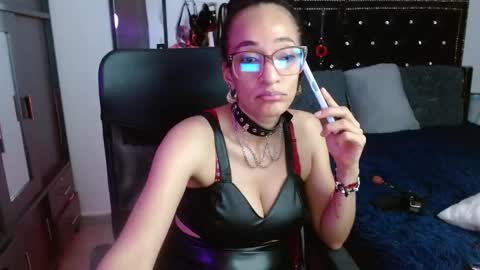 amelie__martinez online show from 11.17.25