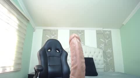 Amell Thomson online show from 12.12.24