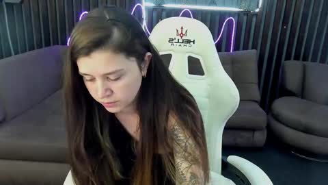 Snapshot of amellymillyy chatting on 09.15.25 amellymillyy online show from 09.15.25