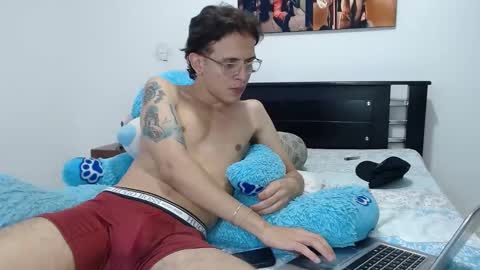 Snapshot of americanbig_dick chatting on 12.17.24 Lucian online show from 12.17.24