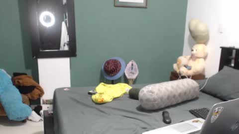 Snapshot of americanbig_dick chatting on 09.10.25 Lucian online show from 09.10.25