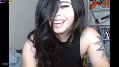 Snapshot of amilustxx chatting on 10.02.25 amilust online show from 10.02.25