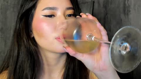 Snapshot of amina_artin chatting on 12.04.24 Amina online show from 12.04.24