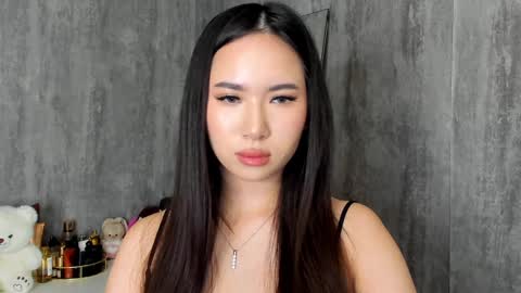 Snapshot of amina_artin chatting on 01.10.25 Amina online show from 01.10.25