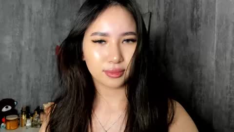 Snapshot of amina_artin chatting on 02.20.25 Amina online show from 02.20.25