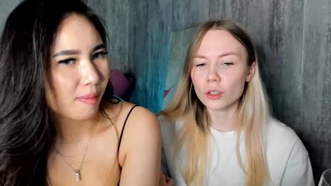 Snapshot of amina_artin chatting on 02.22.25 Amina online show from 02.22.25