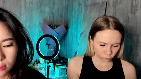 Snapshot of amina_artin chatting on 02.22.25 Amina online show from 02.22.25