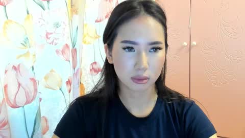 Snapshot of amina_artin chatting on 09.14.25 Amina online show from 09.14.25