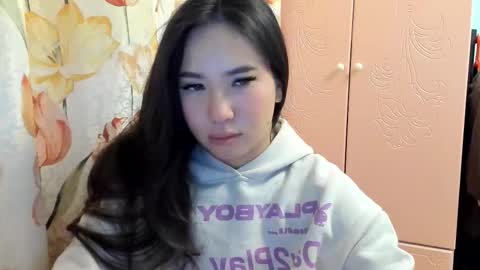 Snapshot of amina_artin chatting on 10.12.25 Amina online show from 10.12.25