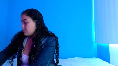 Snapshot of amira_moon_ chatting on 11.18.25 Amira online show from 11.18.25