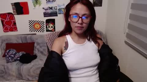 Snapshot of ammysweetx chatting on 03.05.25 yisel online show from 03.05.25