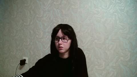 Snapshot of amomira chatting on 12.18.24 Amomira online show from 12.18.24