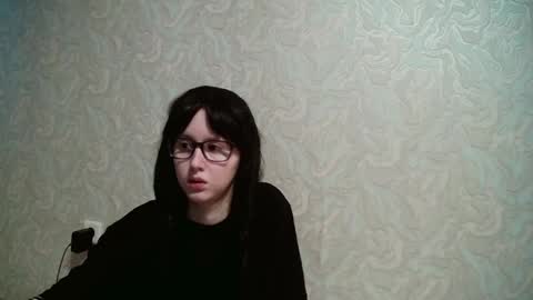 Snapshot of amomira chatting on 12.19.24 Amomira online show from 12.19.24