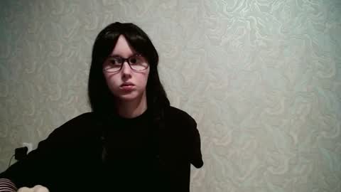 Snapshot of amomira chatting on 09.30.25 Amomira online show from 09.30.25