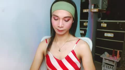 Snapshot of amorous_tina chatting on 10.17.25 Tina online show from 10.17.25