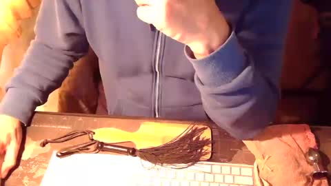 Snapshot of amslave4f chatting on 02.04.25 amslave4f online show from 02.04.25