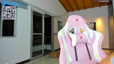 Snapshot of amy_coquette chatting on 01.10.25  CARO GOMEZ online show from 01.10.25