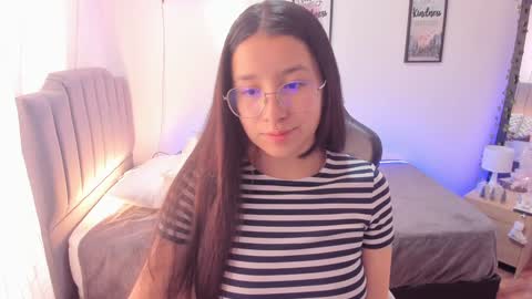Snapshot of amy_sophiaa chatting on 12.27.24 Amy sophia 3 online show from 12.27.24
