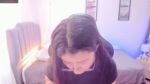 Snapshot of amy_sophiaa chatting on 01.04.25 Amy sophia 3 online show from 01.04.25