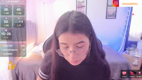 Snapshot of amy_sophiaa chatting on 01.07.25 Amy sophia 3 online show from 01.07.25