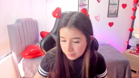 Snapshot of amy_sophiaa chatting on 02.15.25 Amy sophia 3 online show from 02.15.25