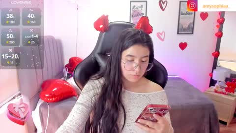 Snapshot of amy_sophiaa chatting on 02.18.25 Amy sophia 3 online show from 02.18.25