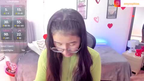 Snapshot of amy_sophiaa chatting on 02.19.25 Amy sophia 3 online show from 02.19.25
