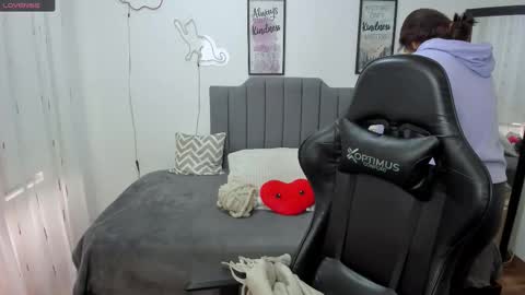 Snapshot of amy_sophiaa chatting on 09.19.25 Amy sophia 3 online show from 09.19.25