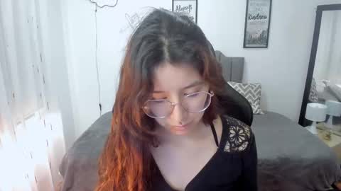 Snapshot of amy_sophiaa chatting on 09.29.25 Amy sophia 3 online show from 09.29.25