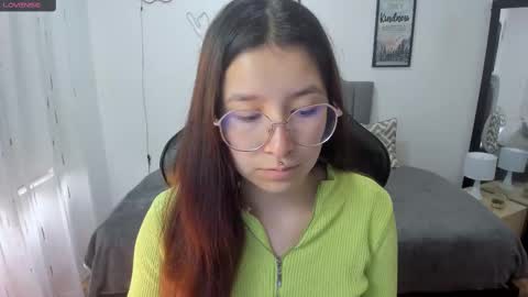 Snapshot of amy_sophiaa chatting on 10.06.25 Amy sophia 3 online show from 10.06.25