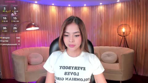 Snapshot of amydavis_ chatting on 12.05.24 Amy online show from 12.05.24