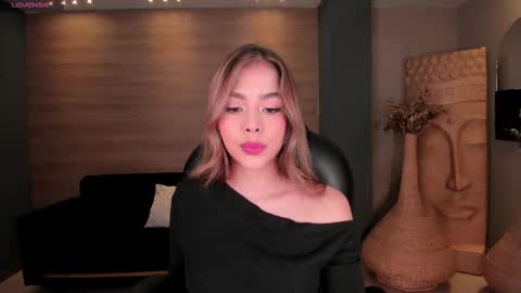 Snapshot of amydavis_ chatting on 02.20.25 Amy online show from 02.20.25