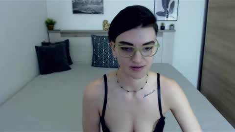 Snapshot of amylexy chatting on 01.22.25 Hi there guys  My pleasure in your hands  pvt is open online show from 01.22.25