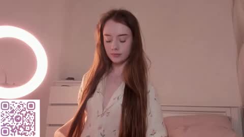 Snapshot of amylovesyouu chatting on 12.02.25 amylovesyouu online show from 12.02.25