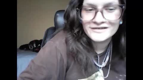 Snapshot of an_e333 chatting on 10.13.25 an_e333 online show from 10.13.25