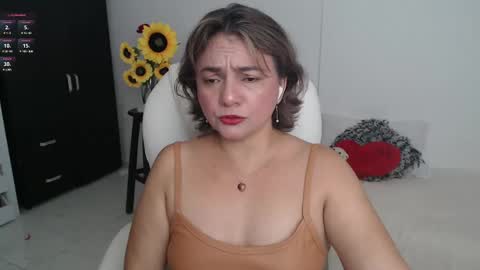 Snapshot of ana_hotmilfx chatting on 03.09.25 ANA online show from 03.09.25