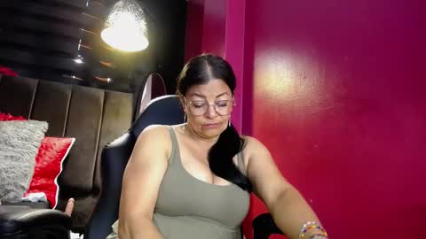 Snapshot of ana_mature_ chatting on 02.27.25 Ana online show from 02.27.25