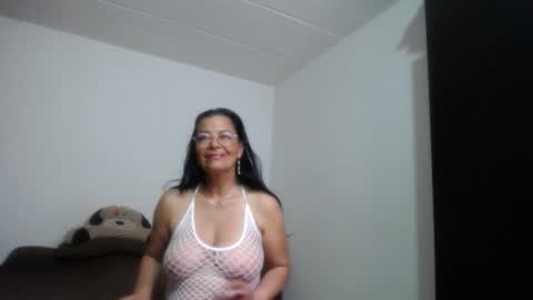 Snapshot of ana_mature_ chatting on 10.06.25 Ana online show from 10.06.25