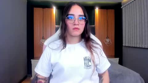 Snapshot of ana_taylor2 chatting on 02.06.25 Ana online show from 02.06.25