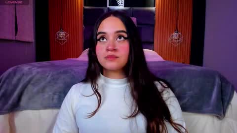 Snapshot of ana_taylor2 chatting on 09.09.25 Ana online show from 09.09.25