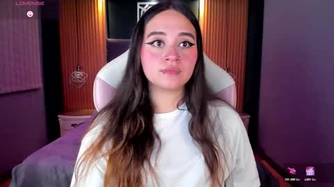 Snapshot of ana_taylor2 chatting on 09.24.25 Ana online show from 09.24.25